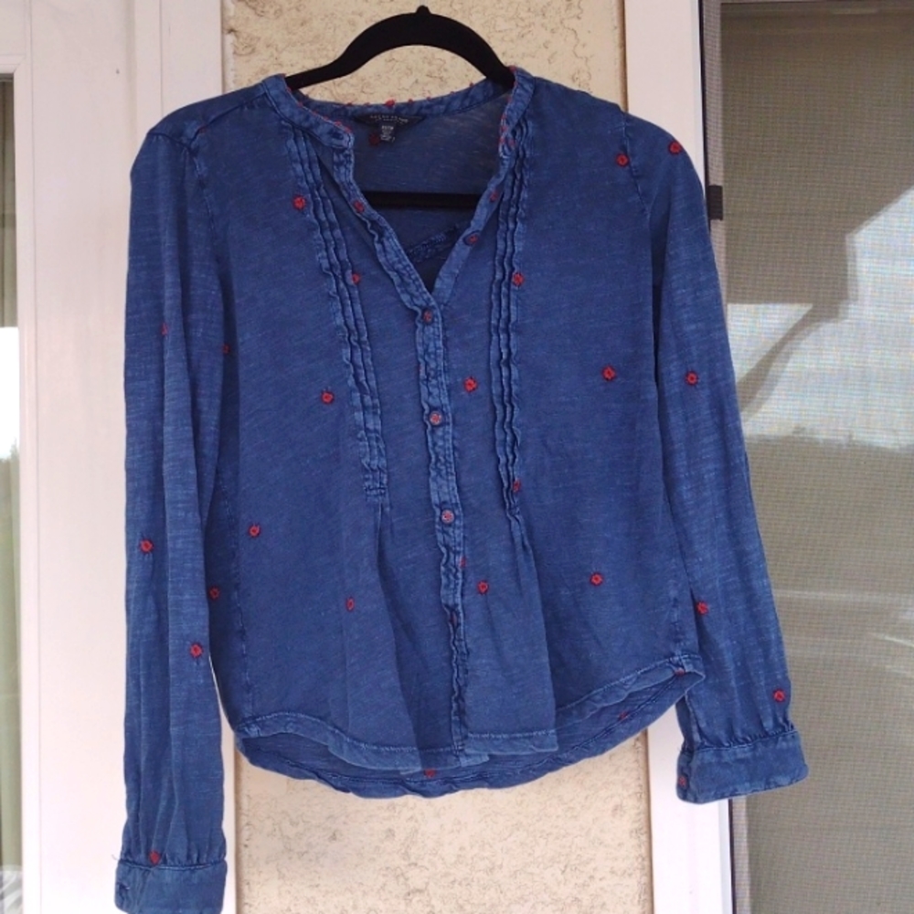 Lucky Brand Button Shirt Down Flower Stitch XS Demin Pleated